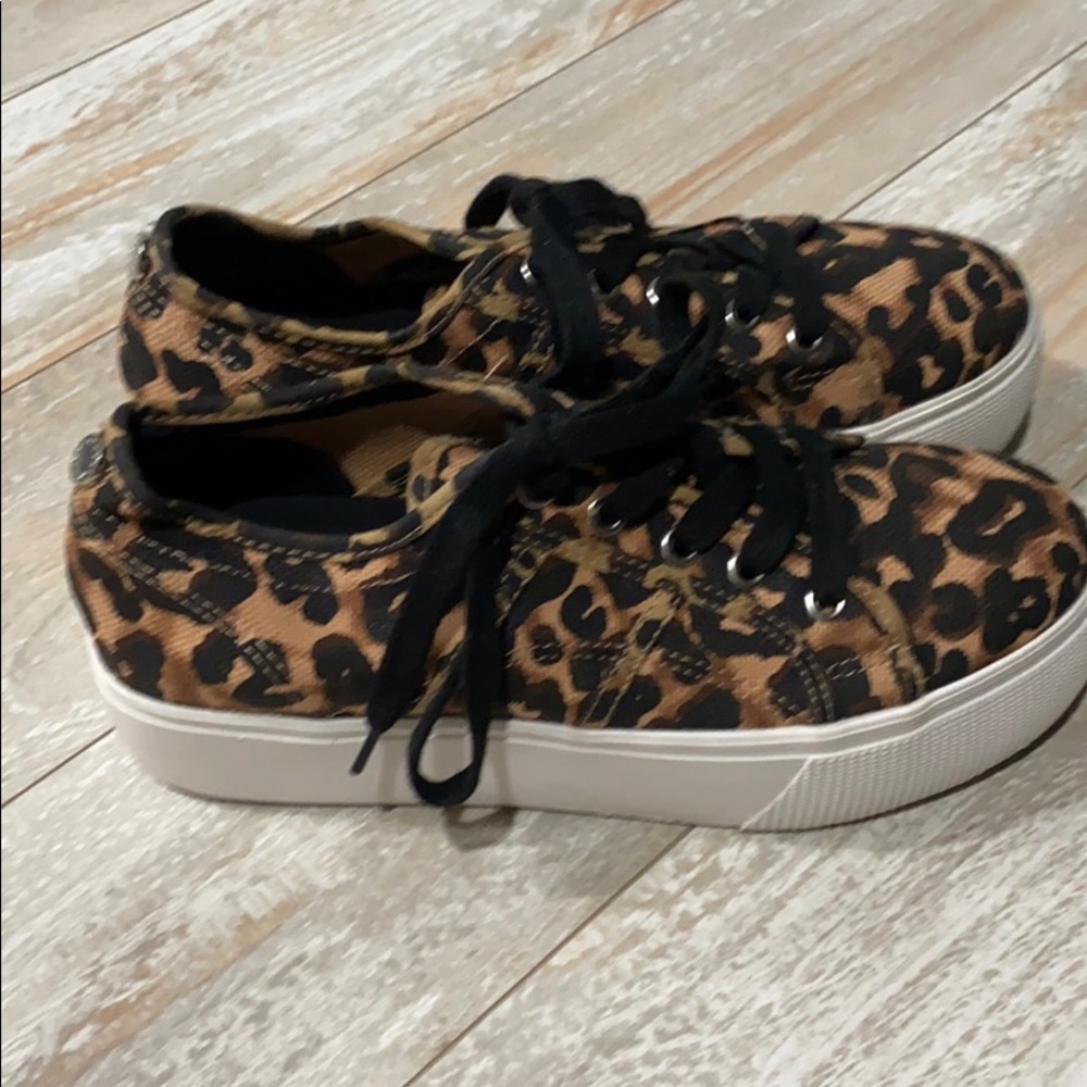 Steve Madden leopard print platform sneakers 7.5